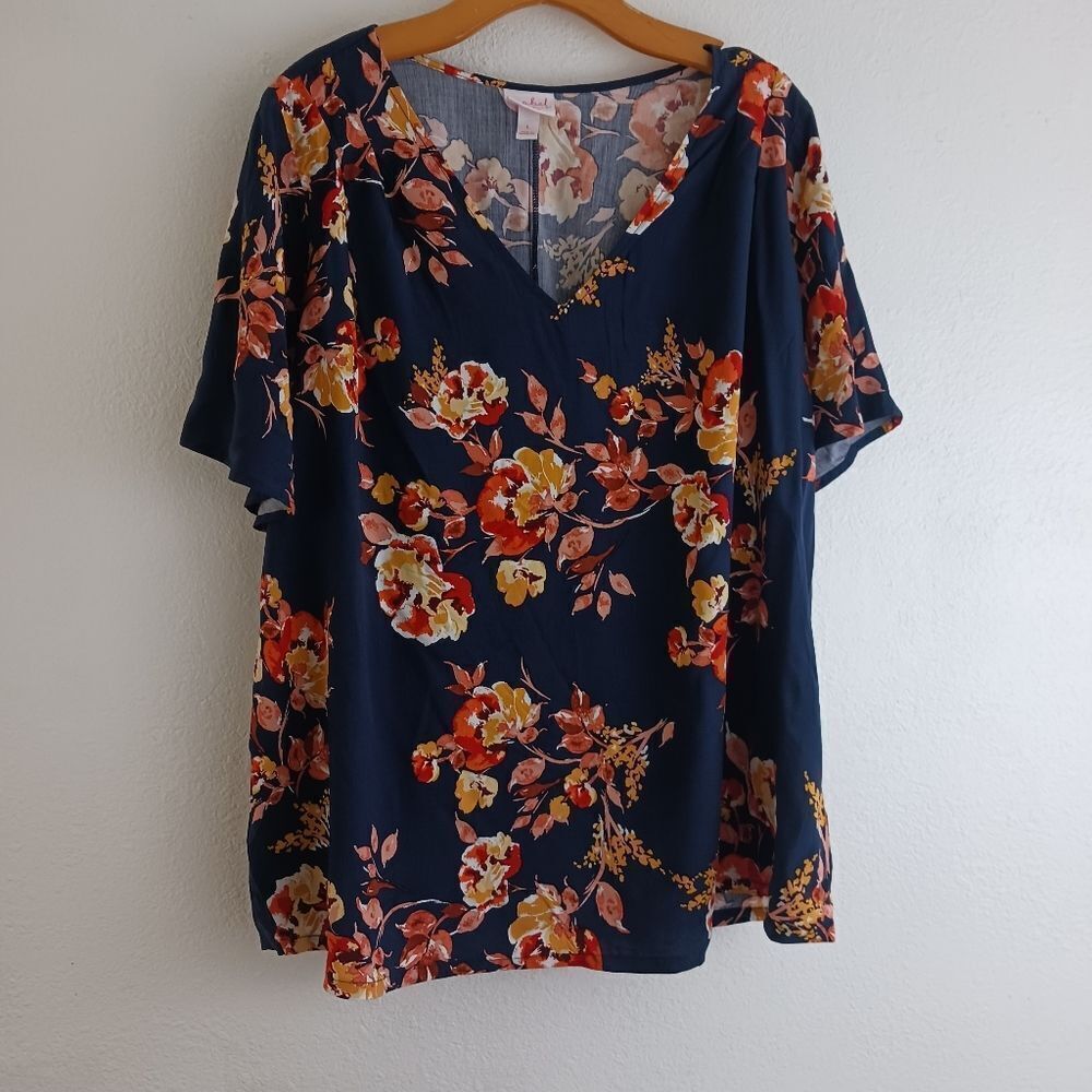 Isabel maternity floral.print bell sleeve blue blouse size L